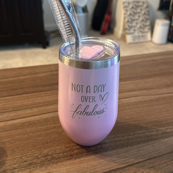 Pink Gift Set with Cup, Eyemask, Bathsalt, and Bathbomb - Picture 2 of 6